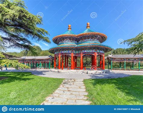 Longevity Pavilion, Double Ring Road, Temple of Heaven Park, Beijing, China. Stock Image - Image ...