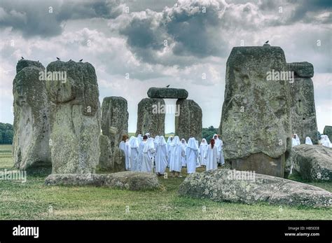 Winter Solstice at Stonehenge. Druids. Pagan celebration. Pagan ritual Stock Photo - Alamy