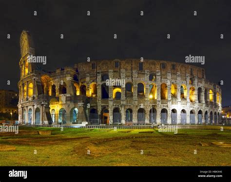 Colosseum night view, Rome Stock Photo - Alamy