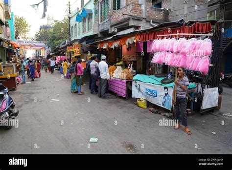 Uluberia, West Bengal, India. 30th Dec, 2023. Along the glimmering Ganges in Uluberia, 40 km ...