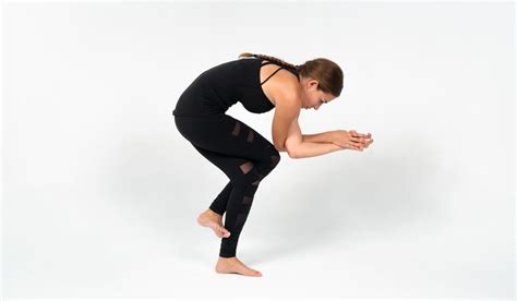 Bakasana: These 7 Prep Poses Will Help You Master Crow Pose | Crow pose ...