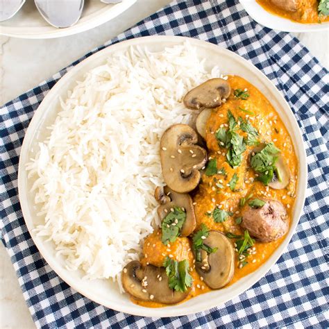 Red Potato Mushroom Curry | vegan + gluten free | kiipfit.com