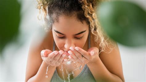 Is Washing Your Face With Lime Juice Bad? (Yes, It Is Terrible for Your ...