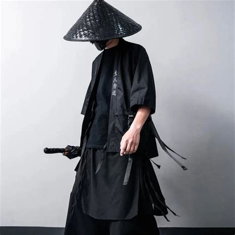 Straw Hat Samurai | Katana