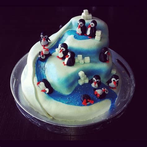 Penguin birthday cake. | Christmas cake pops, Winter cake, Christmas cake