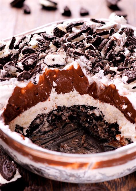 No Bake Oreo Dessert with Cream Cheese, Cool Whip and Chocolate Pudding ...