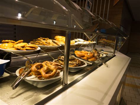 Six Best Foods On A Cruise Ship Buffet - MY VIRTUAL VACATIONS