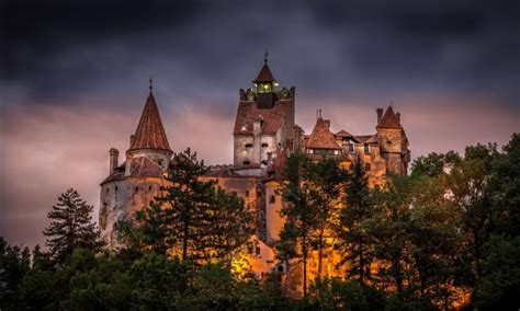 Bran Castle At Night In Romania Tourist Place Wallpapers - Bran Castle Romania - 4416x2649 ...