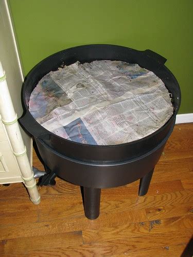 Indoor Worm Composter with Open Lid | Here is what the worm … | Flickr