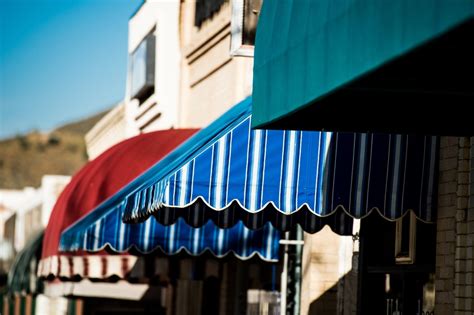 4 Examples of Attractive Retail Store Awnings