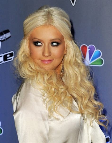 Christina Aguilera Cute Long Spiral Curly Hairstyles - PoPular Haircuts