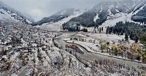 Heavy snowfall in many parts of Himachal Pradesh, Leh-Manali highway ...