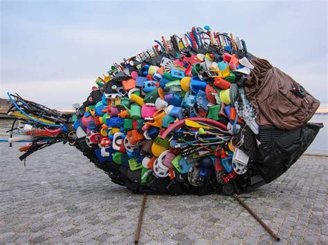 Fish Eat Plastic -- And They Like It, Too | Trash art, Diy recycle plastic, Ocean projects