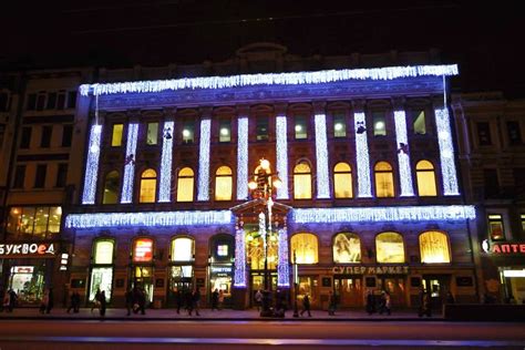 Night of St. Petersburg, Nevsky Prospekt Editorial Stock Image - Image of traffic, lighting ...