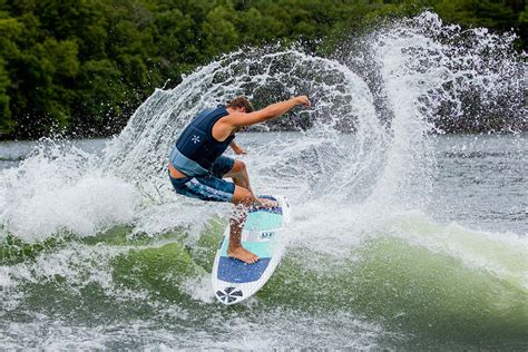 The Ultimate Guide to Types of Wakesurfing Boards - Honest Surfers