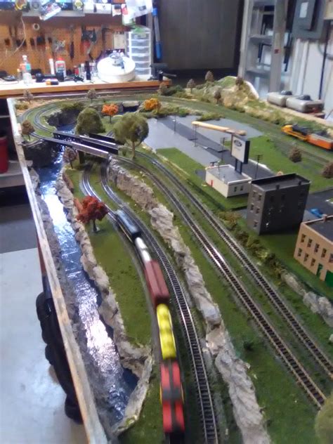 Lewis' N scale 3x6 layout - Model railroad layouts plansModel railroad layouts plans