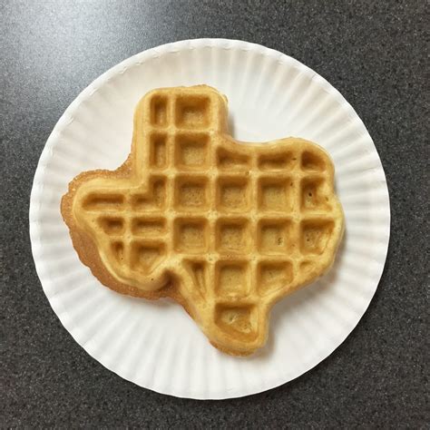 ᐅ TEXAS SHAPED WAFFLE MAKER • Create Novelty Waffles With Ease