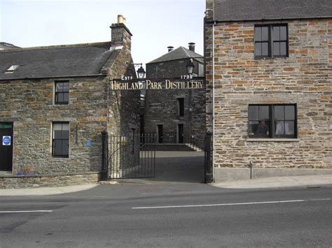 Highland Park Distillery © Colin Kinnear cc-by-sa/2.0 :: Geograph Britain and Ireland