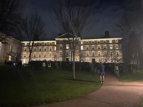 41 Brown University students arrested at sit-in protest demanding divestment | ABC6