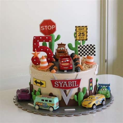 Disney Cars Birthday Cake with Lightning McQueen