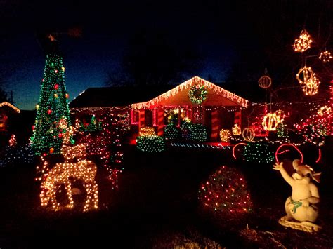 House Decorated with Christmas Lights – Photos Public Domain