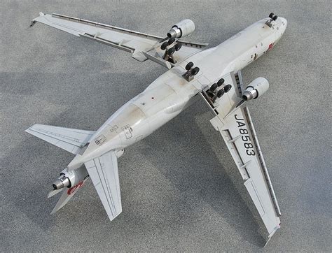 McDonnell Douglas MD-11 1/200 Scale Model | Model airplanes, Scale models, Aircraft modeling