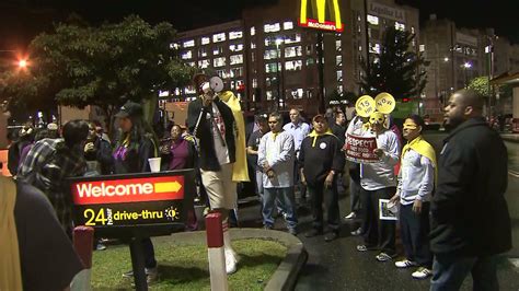 Thousands Fast Food Workers Strike in 190 Cities, Demand $15 an Hour ...