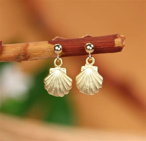 Tiny gold shell earrings, clam shell earrings, scallop earrings, gold clam shell earrings , gold ...