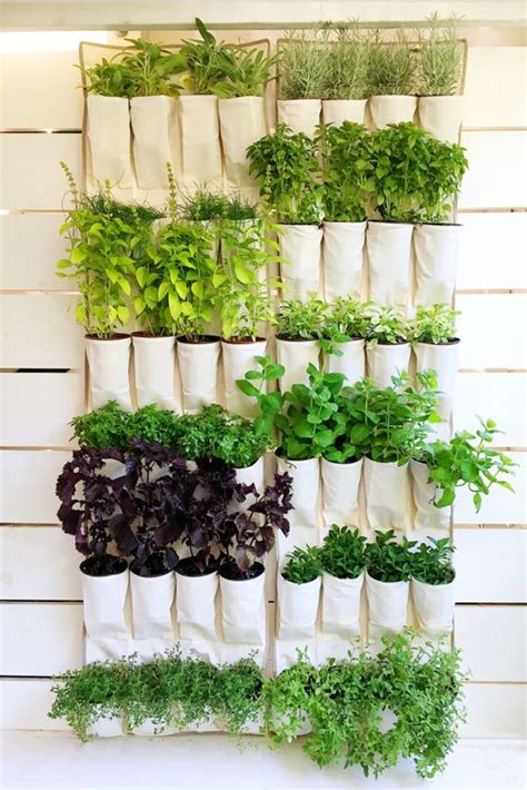 18 Easy Hanging Gardens Ideas For Outdoors - Shelterness