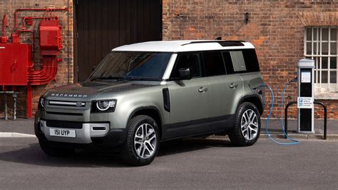 New Land Rover Defender P400e plug-in hybrid joins range | Auto Express