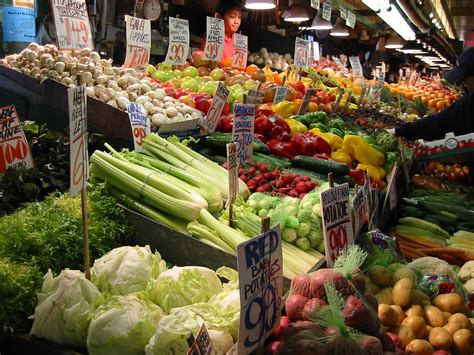 File:Fruits and Vegetables at Pike Place Market.jpg - Wikimedia Commons