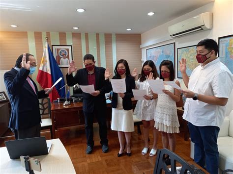 OATH TAKING CEREMONY FOR THE NEW OFFICERS OF THE UNIVERSITY OF THE ...