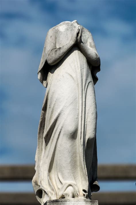 Headless Statue, New Orleans Cemetery | Smithsonian Photo Contest ...