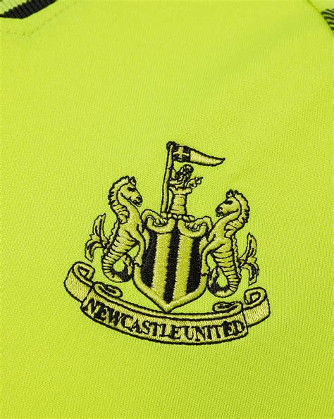 Newcastle United Junior 23/24 Replica Home Goalkeeper Shirt – Castore