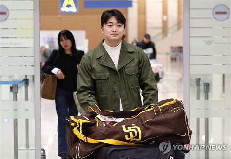 KBO All-Star Go Woo-suk returns home as new San Diego Padres pitcher ...