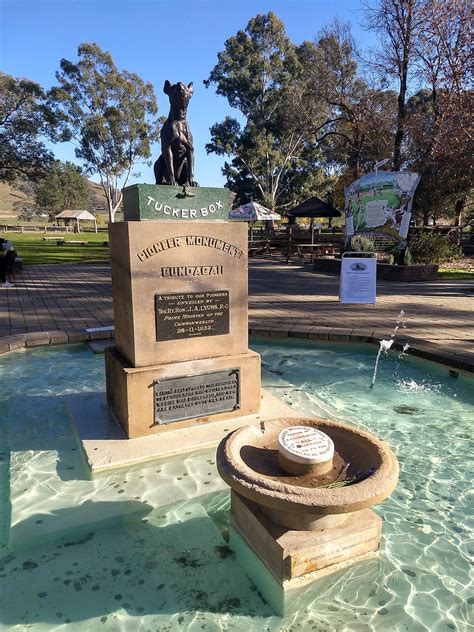 Traveller: Travel News and Stories: Gundagai: The story of The Dog on ...