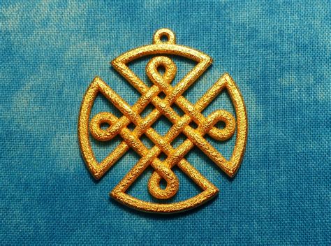 It arrived! - Celtic Knot Shield Pendant - D&O Celtic Jewelry