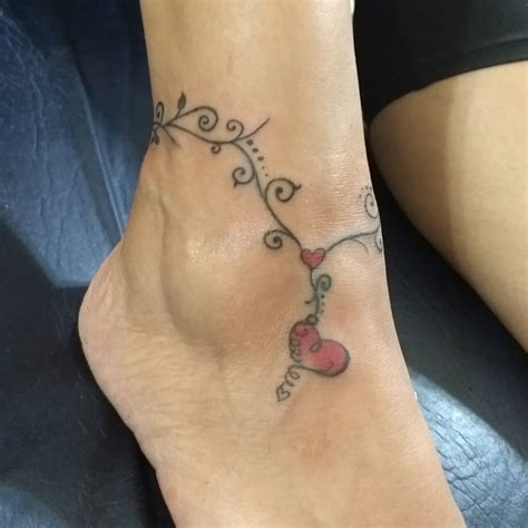 Ankle Bracelet Tattoos to make your legs look graceful