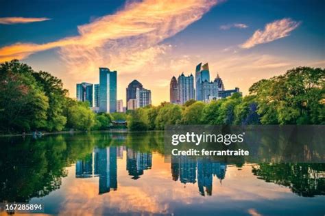 Atlanta Skyline High-Res Stock Photo - Getty Images