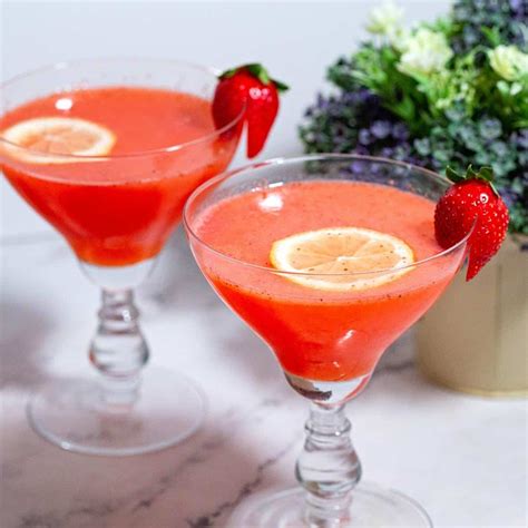 Strawberry Vodka Sour Recipe | Bryont Blog