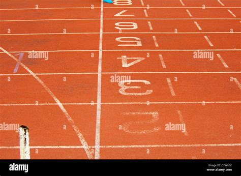 Sprint track and field hi-res stock photography and images - Alamy