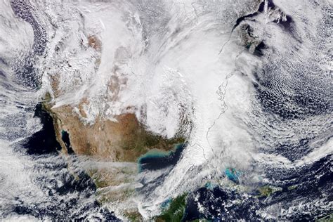 Atmospheric Battles: How Intense Updrafts Shaped the Winter Storm ...