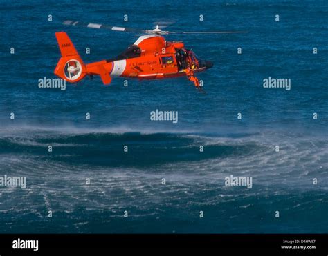 Coast Guard - Rescue Swimmer Training Stock Photo - Alamy