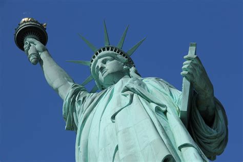 New York Five: Must-See Attractions in the Big Apple - I Live UpI Live Up