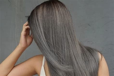 31 Hypnotic Ash Grey Hairstyles to Rock in 2024