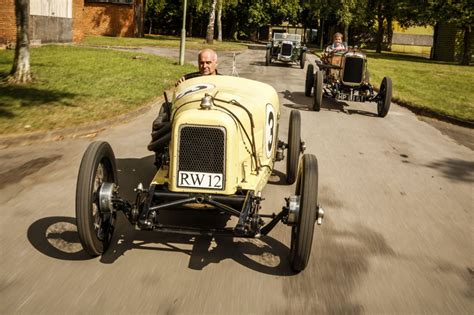 Alvis: racing the red triangle