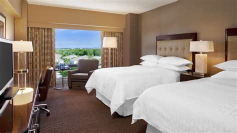 Indianapolis Accommodations | Sheraton Indianapolis Hotel at Keystone Crossing