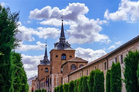 Premium Photo | Towers of the cathedral of the unesco city of alcala de henares in madrid