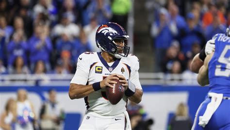 Russell Wilson Speaks Out on Denver Broncos Benching, Contract Dispute ...