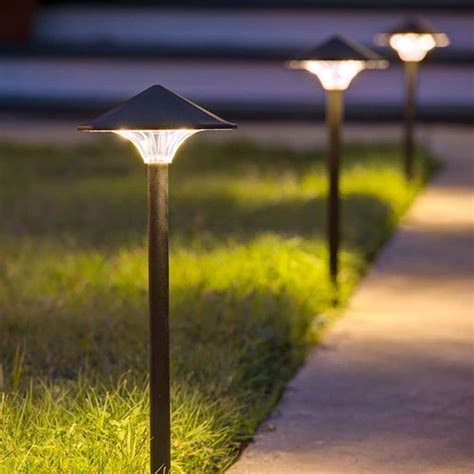 LED Landscape Lighting by DEKOR® Lighting | Pathway & Garden Lights